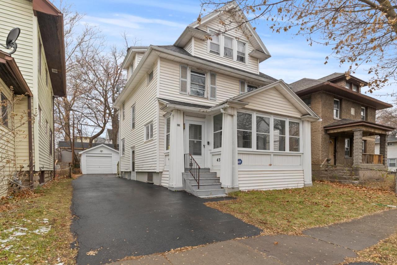King Bed-Full Kitchen-Self Check-In-Parking-Uofr Villa Rochester Exterior photo