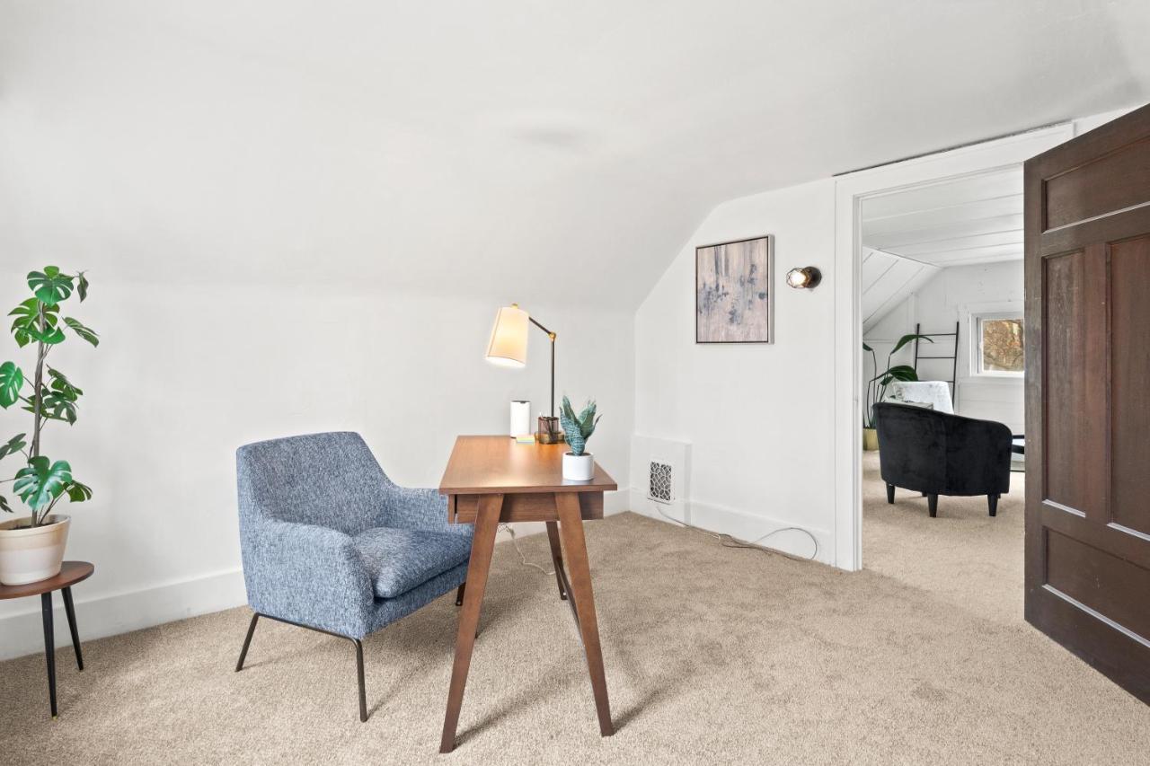 King Bed-Full Kitchen-Self Check-In-Parking-Uofr Villa Rochester Exterior photo