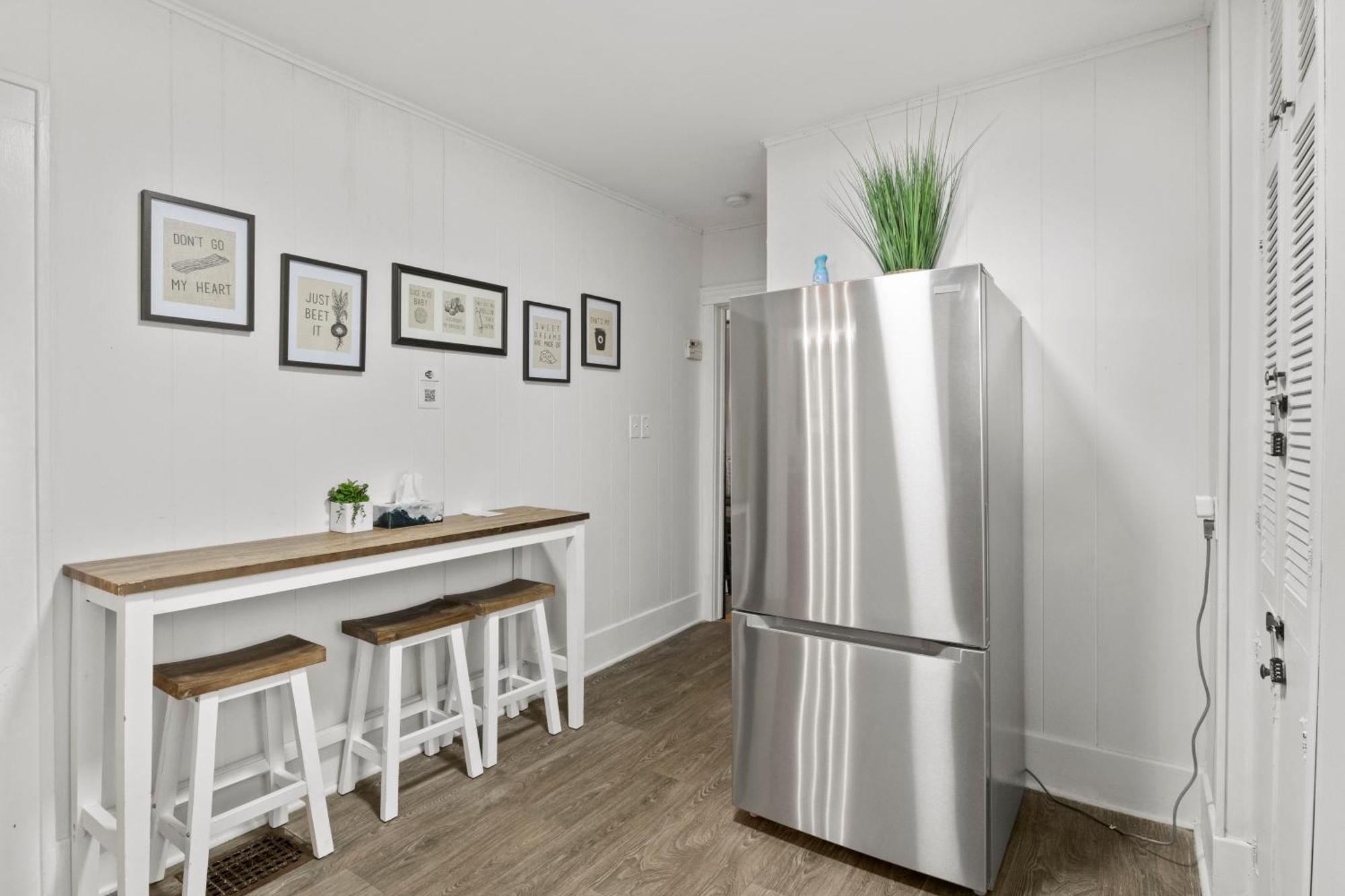King Bed-Full Kitchen-Self Check-In-Parking-Uofr Villa Rochester Exterior photo
